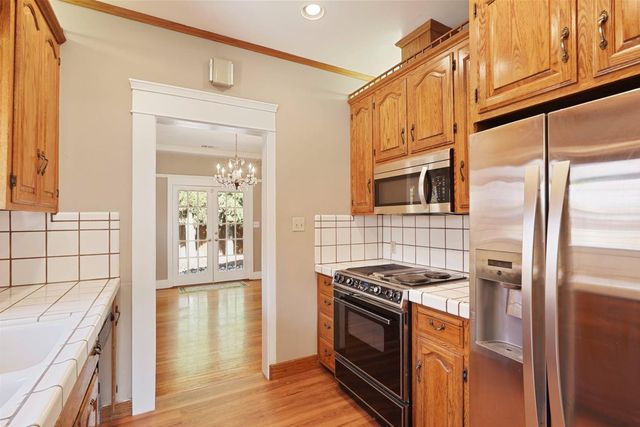 411 Bedford Rd., Stockton, CA 95204
