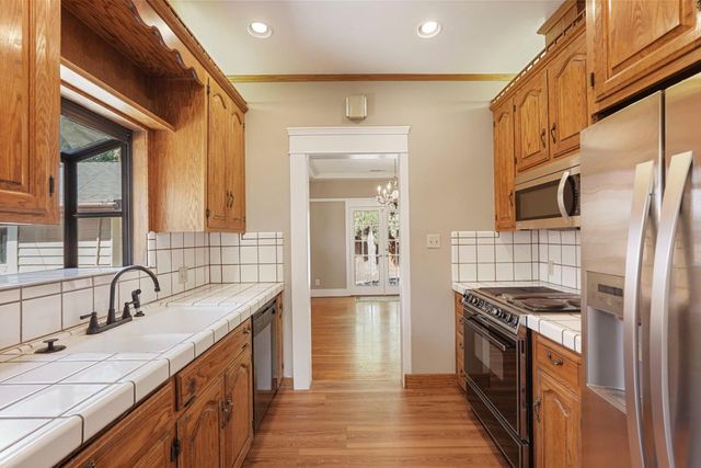411 Bedford Rd., Stockton, CA 95204