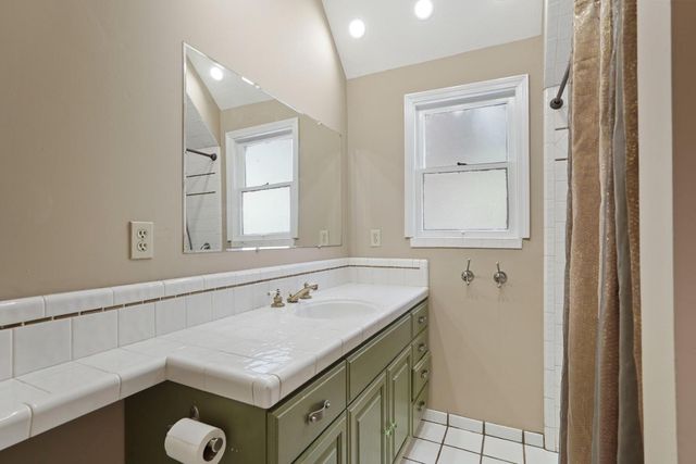 411 Bedford Rd., Stockton, CA 95204