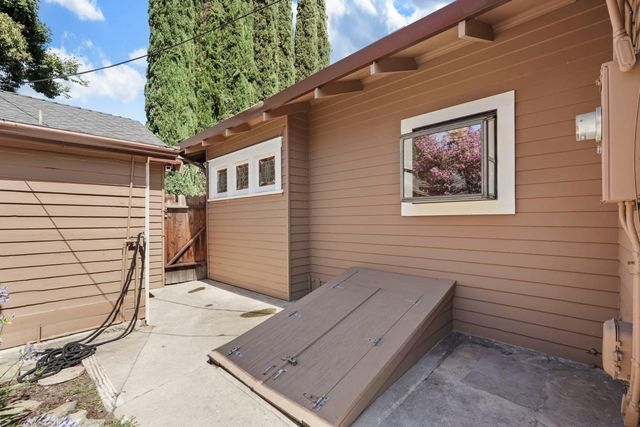 411 Bedford Rd., Stockton, CA 95204