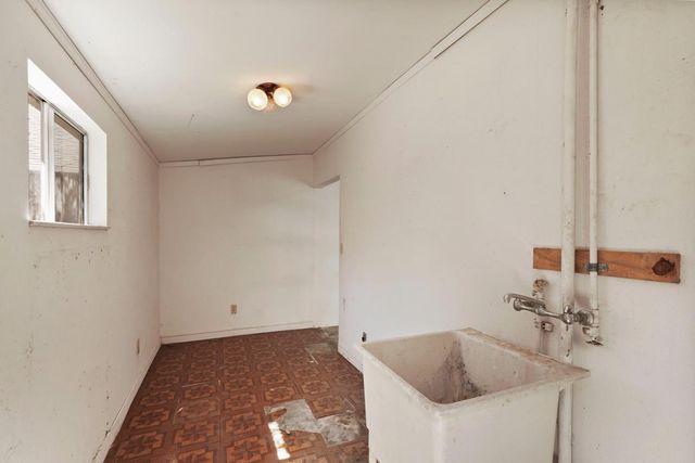 411 Bedford Rd., Stockton, CA 95204