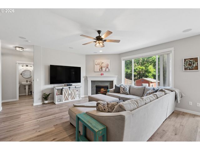 416 Banner Ln, Newberg, OR 97132
