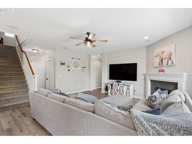 416 Banner Ln, Newberg, OR 97132