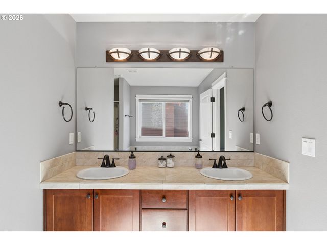416 Banner Ln, Newberg, OR 97132