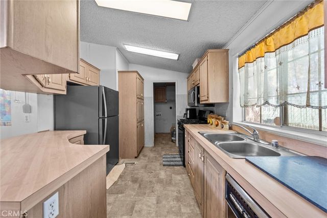 28570 Rostrata, Lake Elsinore, CA 92532
