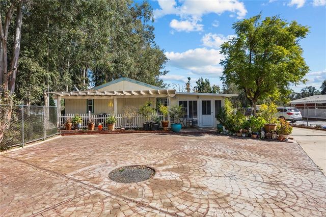 28570 Rostrata, Lake Elsinore, CA 92532