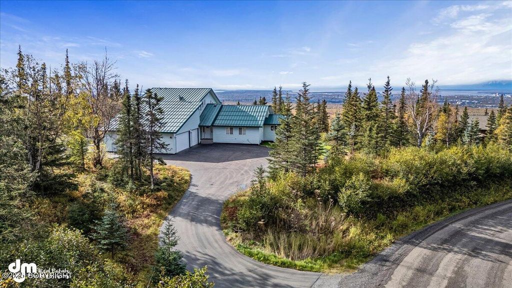 10121 Middlerock Road, Anchorage, AK 99507
