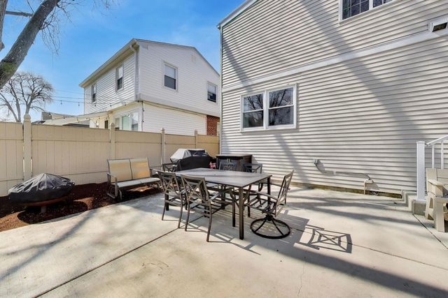 901 S Hillside Avenue, Elmhurst, IL 60126