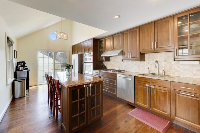 901 S Hillside Avenue, Elmhurst, IL 60126