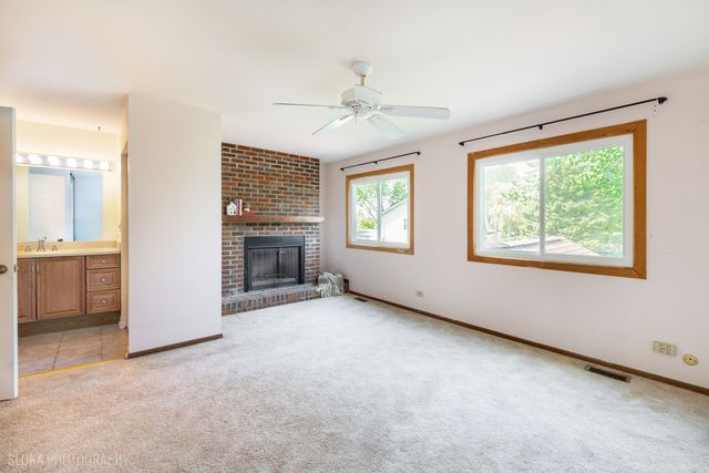 1291 Big Horn Trail, Carol Stream, IL 60188