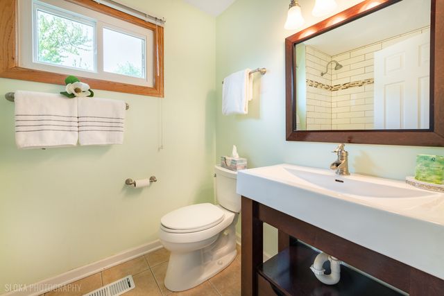1291 Big Horn Trail, Carol Stream, IL 60188