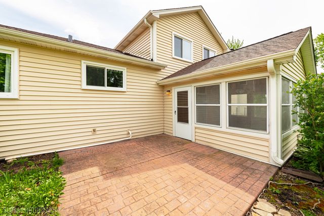 1291 Big Horn Trail, Carol Stream, IL 60188