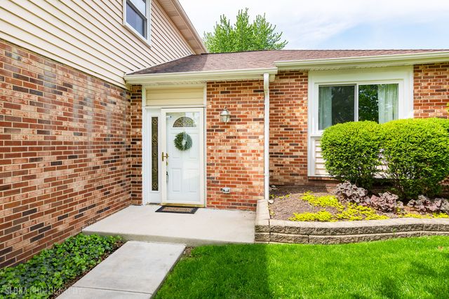 1291 Big Horn Trail, Carol Stream, IL 60188