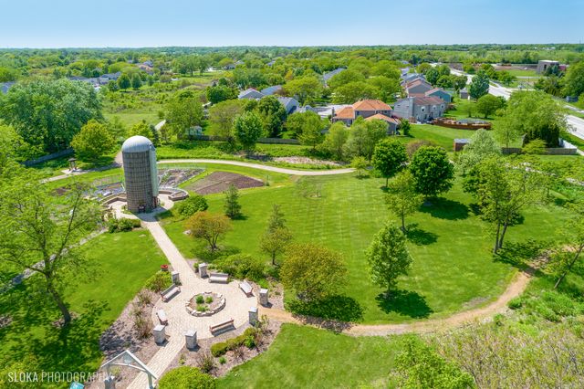 1291 Big Horn Trail, Carol Stream, IL 60188