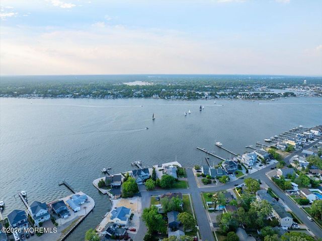 5 Scheiber Drive, Brick, NJ 08723