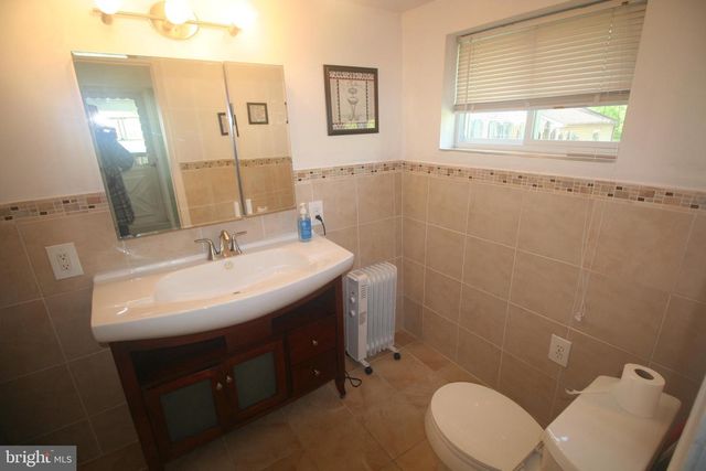 238 BARREN HILL RD, Conshohocken, PA 19428