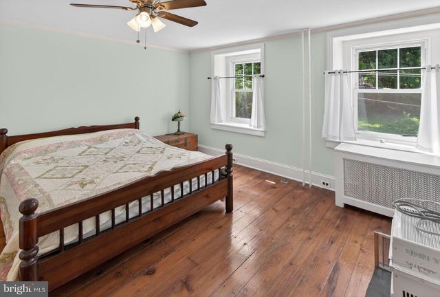 238 BARREN HILL RD, Conshohocken, PA 19428
