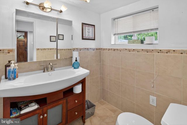 238 BARREN HILL RD, Conshohocken, PA 19428