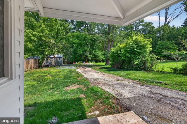 238 BARREN HILL RD, Conshohocken, PA 19428
