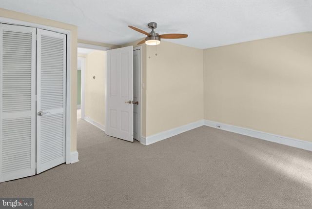 238 BARREN HILL RD, Conshohocken, PA 19428