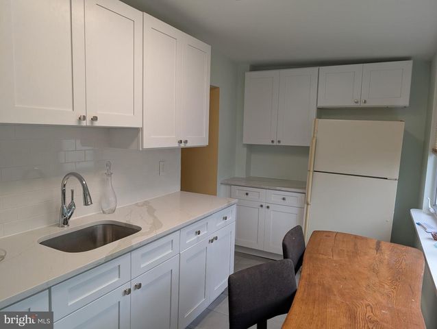 238 BARREN HILL RD, Conshohocken, PA 19428