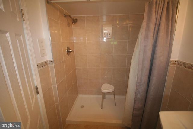238 BARREN HILL RD, Conshohocken, PA 19428