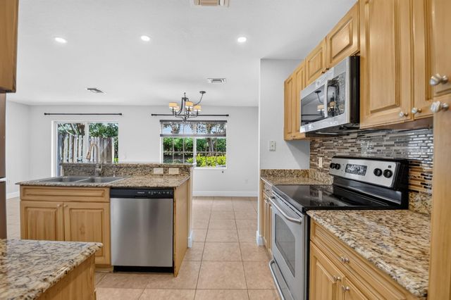 6691 Old Farm Trail, Boynton Beach, FL 33437