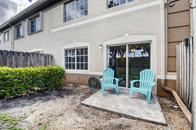 6691 Old Farm Trail, Boynton Beach, FL 33437