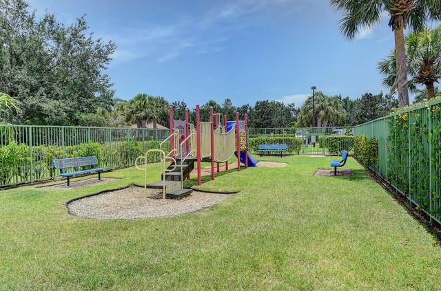 6691 Old Farm Trail, Boynton Beach, FL 33437