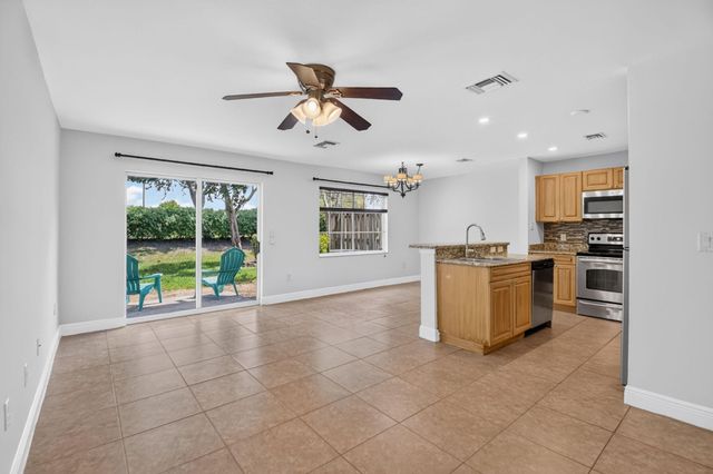6691 Old Farm Trail, Boynton Beach, FL 33437