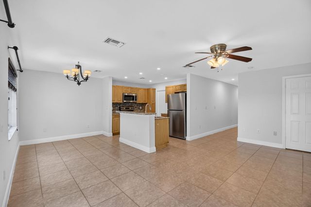 6691 Old Farm Trail, Boynton Beach, FL 33437