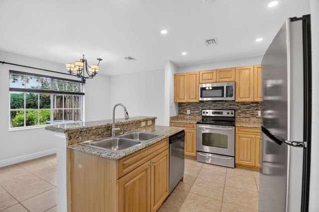 6691 Old Farm Trail, Boynton Beach, FL 33437