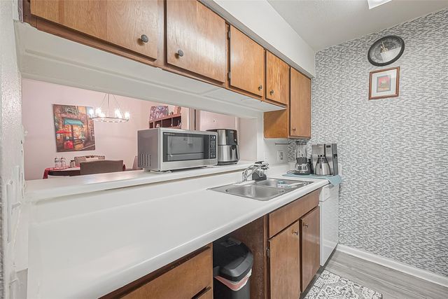 3075 Walnut Bend Lane 28, Houston, TX 77042