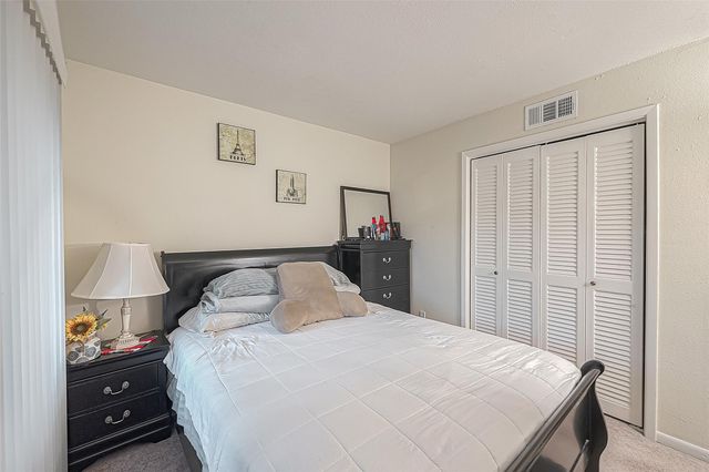 3075 Walnut Bend Lane 28, Houston, TX 77042