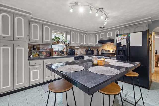 221 Columbia Avenue, Pawtucket, RI 02860