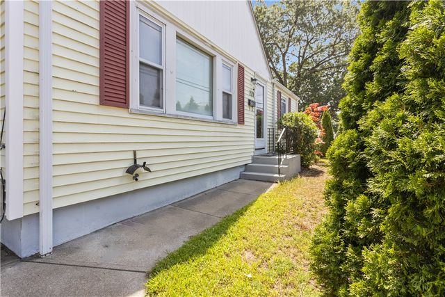 221 Columbia Avenue, Pawtucket, RI 02860