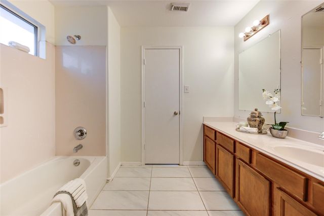 9926 Myrtle Field Lane, Houston, TX 77044