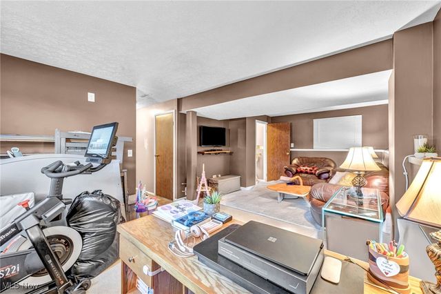 1690 Cloverview Drive, Uniontown, OH 44685