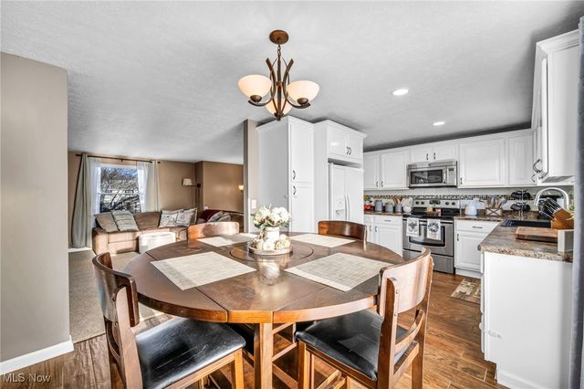 1690 Cloverview Drive, Uniontown, OH 44685