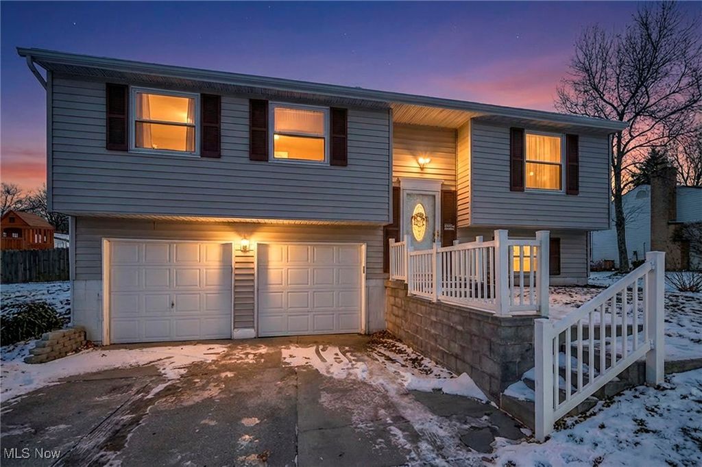 1690 Cloverview Drive, Uniontown, OH 44685