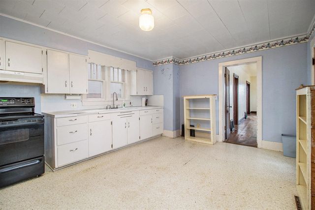 603 E Dowland Street, Ludington, MI 49431