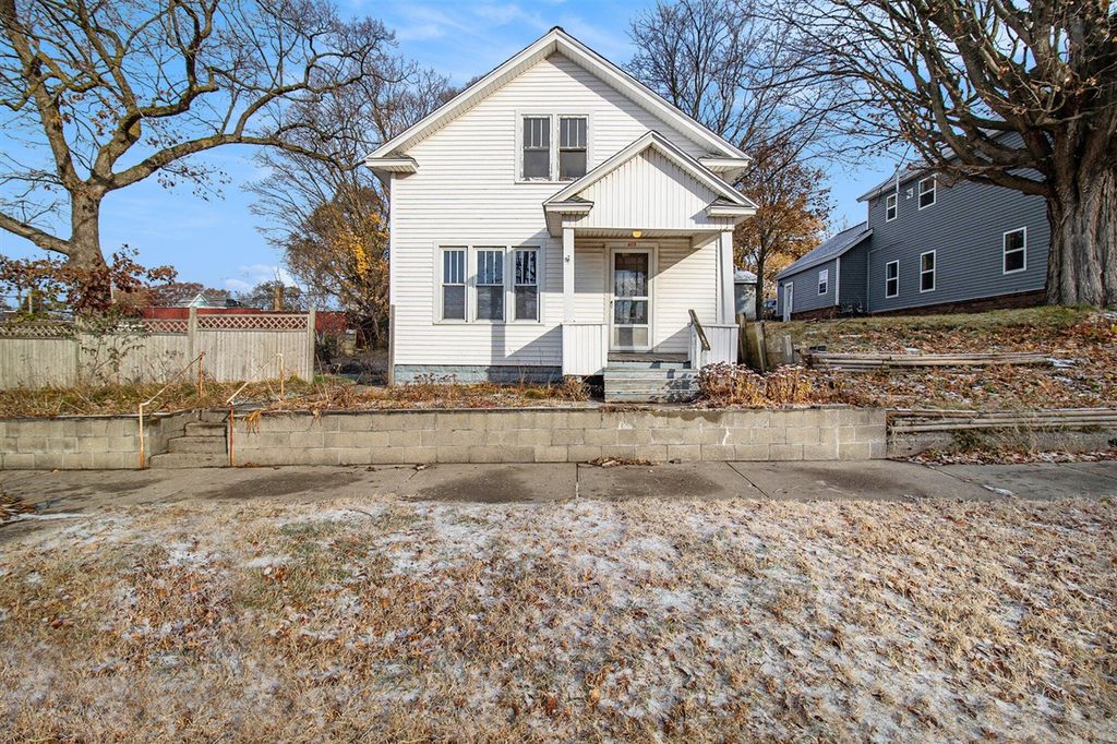 603 E Dowland Street, Ludington, MI 49431