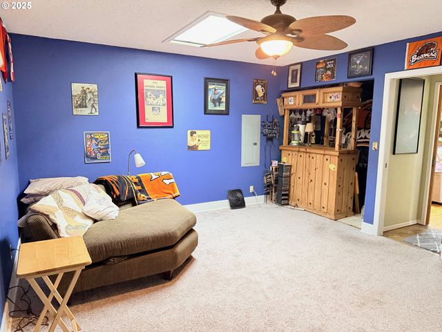 114 MAPLE Blvd, Wood Village, OR 97060