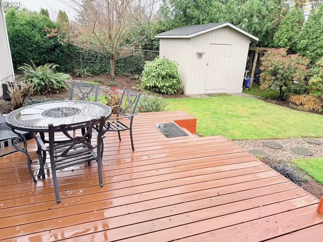 114 MAPLE Blvd, Wood Village, OR 97060