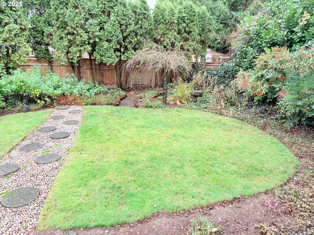 114 MAPLE Blvd, Wood Village, OR 97060