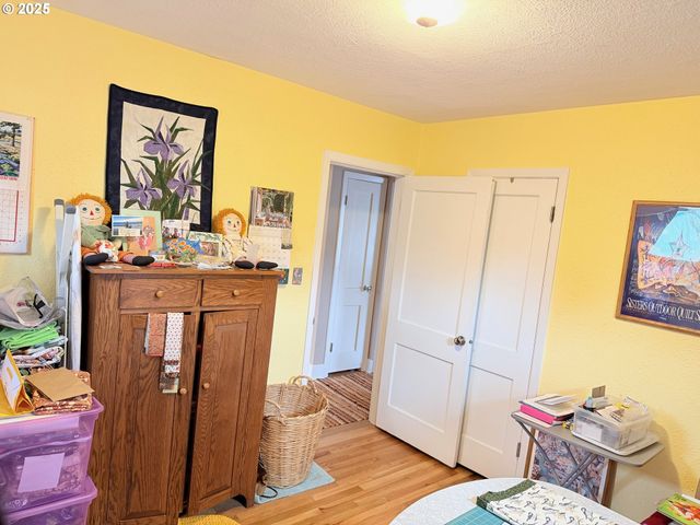 114 MAPLE Blvd, Wood Village, OR 97060