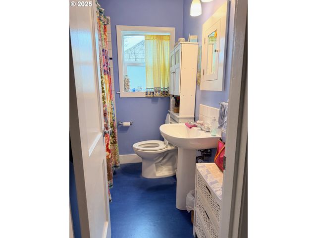 114 MAPLE Blvd, Wood Village, OR 97060