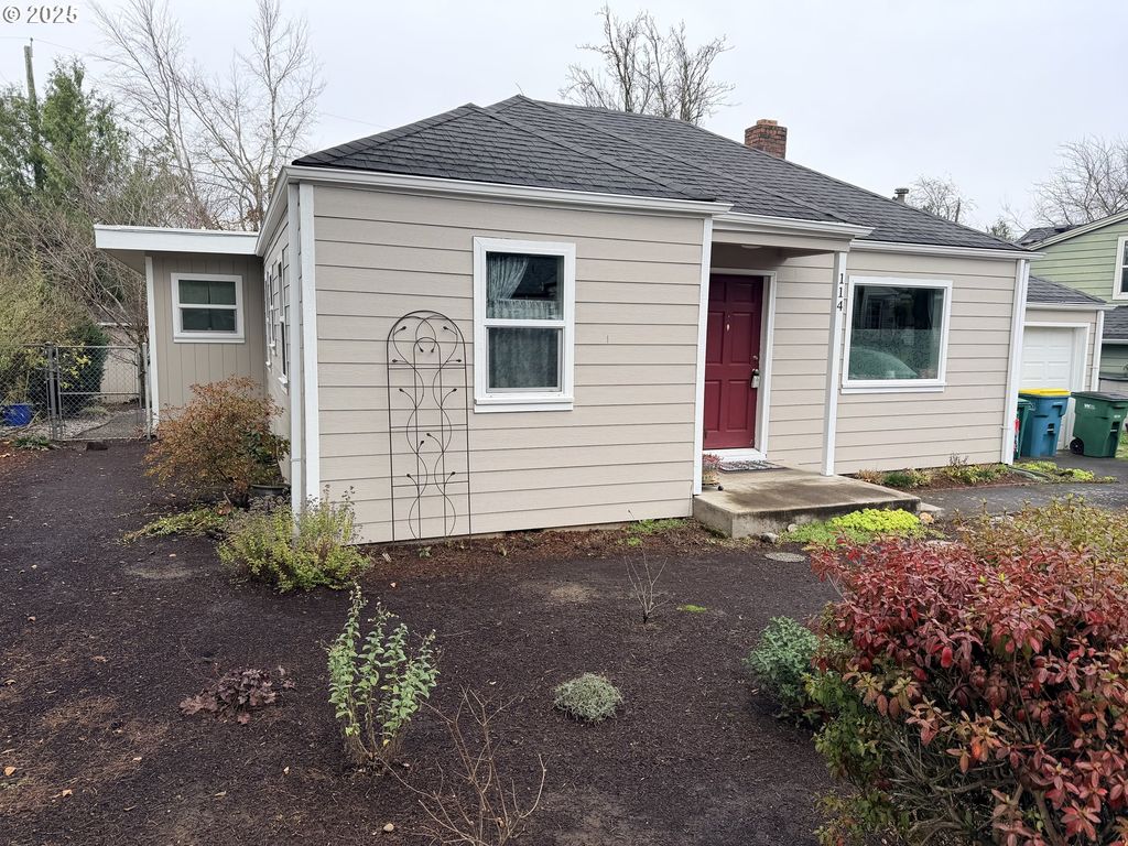 114 MAPLE Blvd, Wood Village, OR 97060