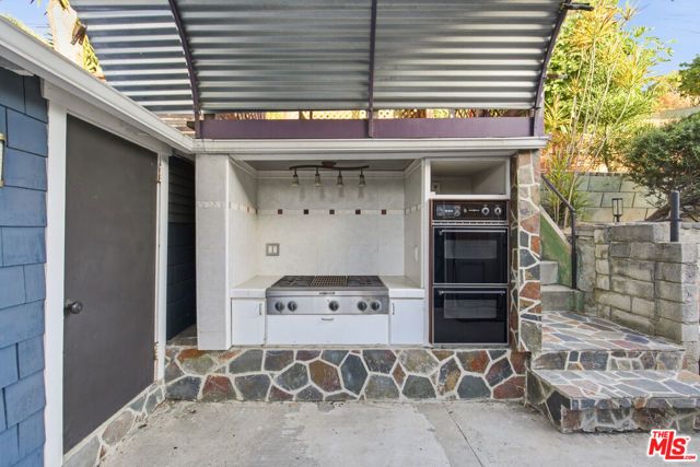 316 E Ellis Avenue, Inglewood, CA 90302