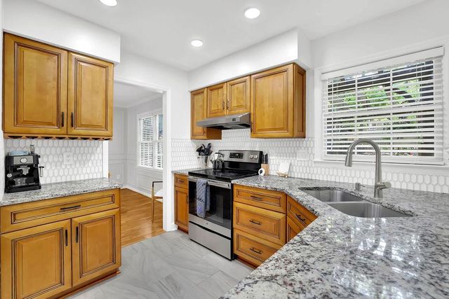 1075 Wellers Court, Roswell, GA 30076